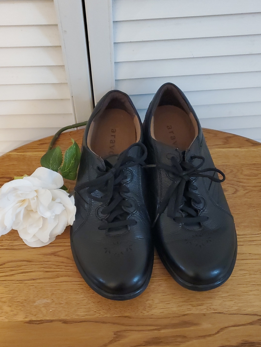 Aravon Women's Delilah Black Leather Lace up Oxfords Shoes, Size 8.5 D